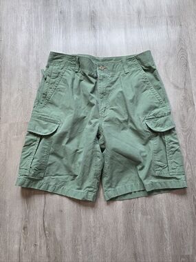 L.L.Bean 10" Cargo Shorts Mens 35 Natural Fit Green 100% Cotton Utility